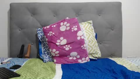 Lola online show from January 2025 07:11:01 PM