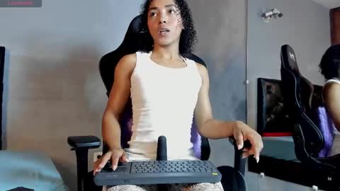 lolareyes1 online show from February 2026 02:15:02 PM