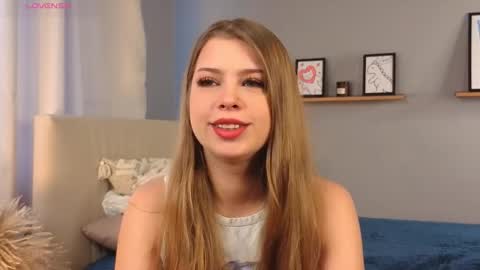 Snapshot of lollastich__ chatting on November 2025 08:11:02 AM Lola online show from November 2025 08:11:02 AM