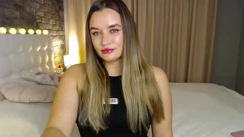 Victoria online show from December 2025 06:59:02 PM