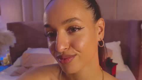 Snapshot of lolly_neal chatting on June 2026 05:25:01 PM Lolly online show from June 2026 05:25:01 PM