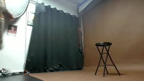 Snapshot of londonmariexxx chatting on December 2025 12:40:02 AM LondonMariexxx online show from December 2025 12:40:02 AM