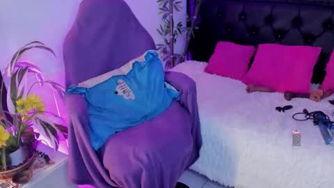 Jennifer  online show from February 2026 04:11:02 PM