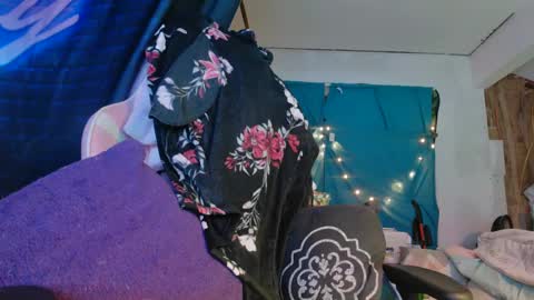 Londoncashmere69  online show from December 2024 01:10:02 AM