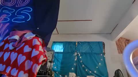 Londoncashmere69  online show from December 2024 09:19:01 PM