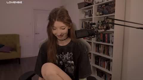 loony_moony online show from June 2026 09:47:01 AM