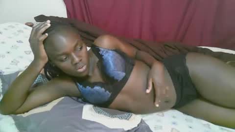 lora_amor online show from November 2025 11:53:01 AM