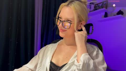 Snapshot of lora_hellyeah chatting on January 2026 03:16:02 PM Lora heil online show from January 2026 03:16:02 PM