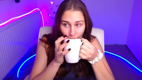 Lora online show from October 2025 05:37:01 AM