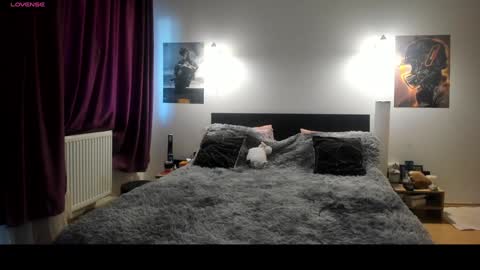 Lora online show from January 2025 11:50:01 AM