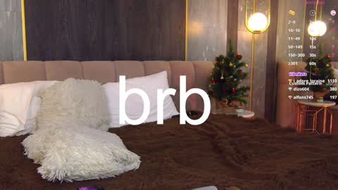 Snapshot of loraineluff chatting on December 2024 08:37:01 PM Loraine online show from December 2024 08:37:01 PM