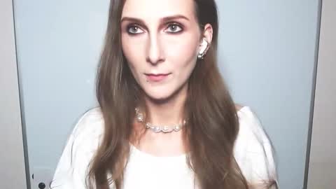 Lora  online show from April 2026 09:21:02 PM