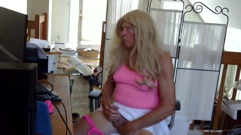 Snapshot of lorelea chatting on July 2026 12:00:01 PM lorelea online show from July 2026 12:00:01 PM