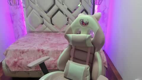 lorem_adams online show from January 2025 11:15:02 AM