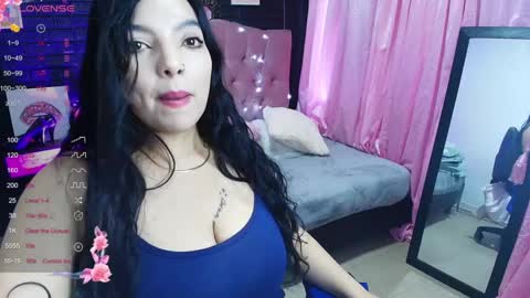 Loren online show from September 2025 10:00:02 PM