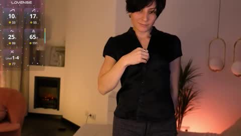 Loren online show from November 2025 02:06:02 PM