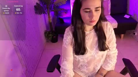 Snapshot of loren_tay chatting on February 2026 03:14:02 AM Loren online show from February 2026 03:14:02 AM