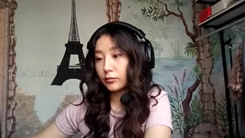 Sofia online show from December 2025 09:25:01 AM