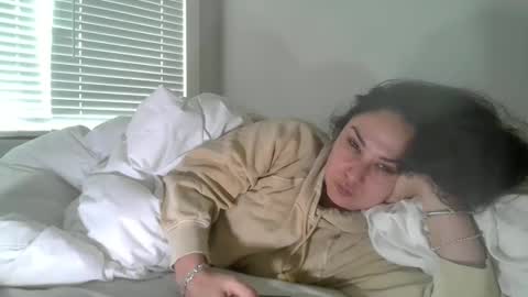 lorenlovely online show from November 2025 08:51:01 PM