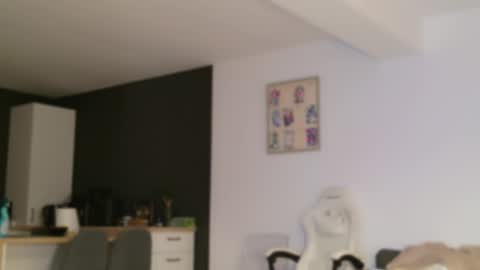 Amelia online show from September 2025 07:05:01 PM