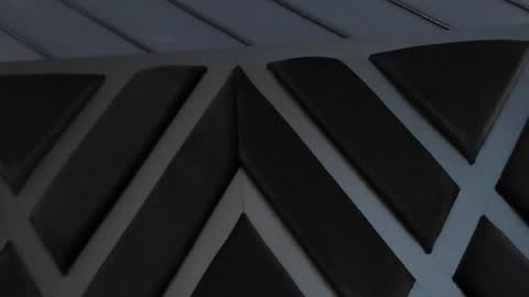  L O R E N Z O  Thumbs Up help  online show from January 2025 11:27:01 PM