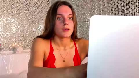 Snapshot of lorettadunnelli chatting on October 2025 06:50:01 PM Chloe for Fan BlackHole online show from October 2025 06:50:01 PM