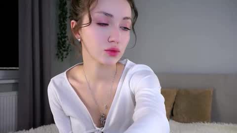 Naomi online show from November 2025 09:49:02 PM