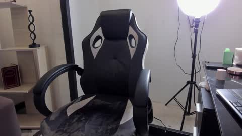 Snapshot of lorrainehunter chatting on February 2026 12:57:02 PM Lorraine online show from February 2026 12:57:02 PM