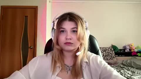 Snapshot of lorrainepurkiss chatting on June 2026 08:39:01 AM Stasha online show from June 2026 08:39:01 AM