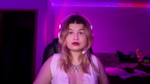 Snapshot of lorrainepurkiss chatting on June 2026 01:19:02 PM Stasha online show from June 2026 01:19:02 PM