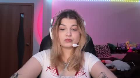Snapshot of lorrainepurkiss chatting on June 2026 10:15:01 AM Stasha online show from June 2026 10:15:01 AM