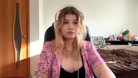 Snapshot of lorrainepurkiss chatting on July 2026 09:01:02 AM Stasha online show from July 2026 09:01:02 AM
