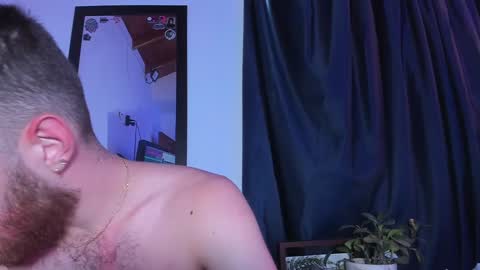 Snapshot of los_juanes chatting on December 2024 07:46:02 PM JUAN  JUAN online show from December 2024 07:46:02 PM