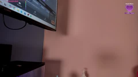 Snapshot of lou_22_ chatting on February 2026 12:31:01 PM Lou online show from February 2026 12:31:01 PM