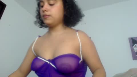 Snapshot of lou_cuteee chatting on January 2025 05:00:02 AM lou_cuteee online show from January 2025 05:00:02 AM