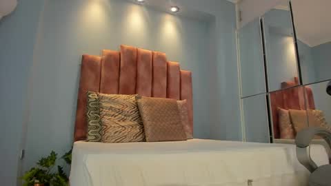 Lou Rosse  online show from June 2026 08:36:02 PM