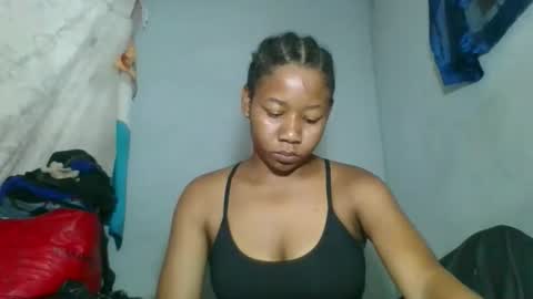 Snapshot of louane98 chatting on March 2026 09:37:02 AM louane98 online show from March 2026 09:37:02 AM