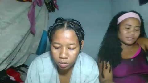 Snapshot of louane98 chatting on March 2026 08:04:02 PM louane98 online show from March 2026 08:04:02 PM