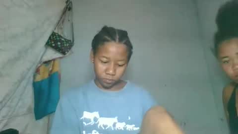 Snapshot of louane98 chatting on March 2026 06:06:01 AM louane98 online show from March 2026 06:06:01 AM