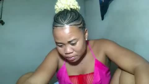 Snapshot of louane98 chatting on March 2026 08:17:01 AM louane98 online show from March 2026 08:17:01 AM