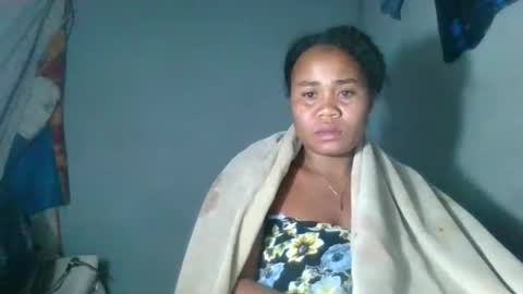 Snapshot of louane98 chatting on April 2026 12:41:01 AM louane98 online show from April 2026 12:41:01 AM