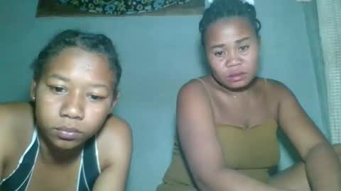 Snapshot of louane98 chatting on April 2026 03:12:01 PM louane98 online show from April 2026 03:12:01 PM