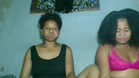 Snapshot of louane98 chatting on April 2026 05:40:01 PM louane98 online show from April 2026 05:40:01 PM