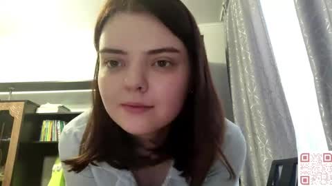Snapshot of loudeguise chatting on May 2026 08:42:01 AM Esma online show from May 2026 08:42:01 AM