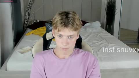 louie_evans online show from September 2025 08:10:01 PM