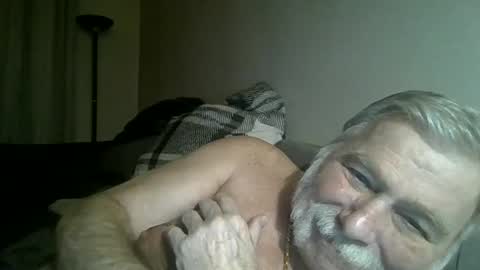 Snapshot of louis_chokdee chatting on January 2025 06:21:01 PM louis_chokdee online show from January 2025 06:21:01 PM