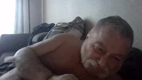 Snapshot of louis_chokdee chatting on February 2025 04:15:02 PM louis_chokdee online show from February 2025 04:15:02 PM