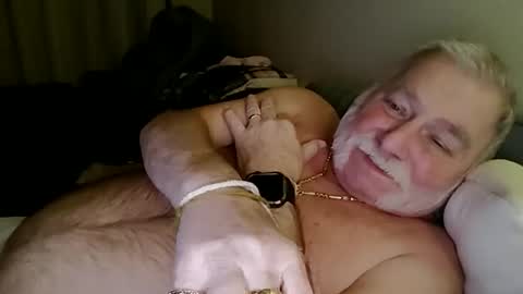 louis_chokdee online show from December 2025 06:28:01 PM