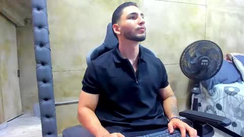 Louis online show from March 2025 07:47:02 PM