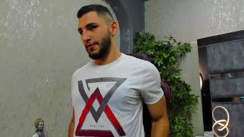 Louis online show from October 2025 10:21:02 PM